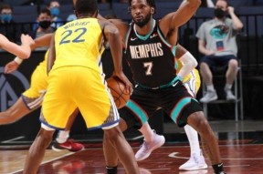 AYX-包含Ning回归赛场，挺进下一轮首场状态亮眼，快船观众沸腾！的词条