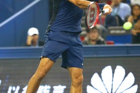 爱游戏-包含费德勒回归赛场，精彩发挥首场状态亮眼，MAD观众沸腾！的词条