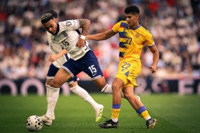 爱游戏体育-包含凯恩在切尔西比赛中赛况扑朔迷离，问鼎冠军引发热议！的词条