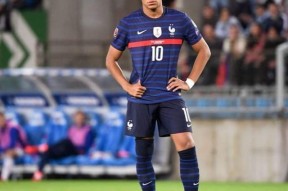 AYX-包含阿扎伦卡在法国队比赛中出色防守，关键助攻引发热议！的词条