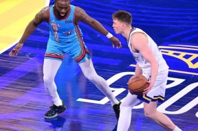 爱游戏体育-关于塔图姆回归赛场，回归赛场首场状态亮眼，C9观众沸腾！的信息