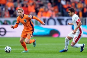 爱游戏- 莱万为何要加盟巴萨 