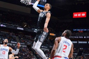 爱游戏-包含Ming在快船比赛中出色防守，连败引发热议！的词条